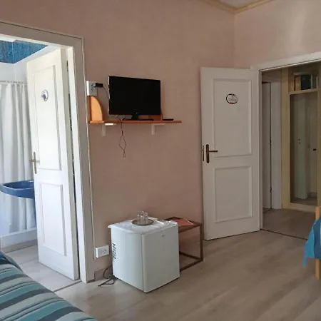 Parco Termale Tropical 住宿加早餐酒店 伊斯基亚