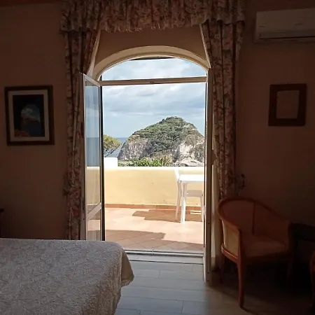 לינה וארוחת בוקר Parco Termale Tropical *