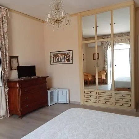 לינה וארוחת בוקר Parco Termale Tropical *